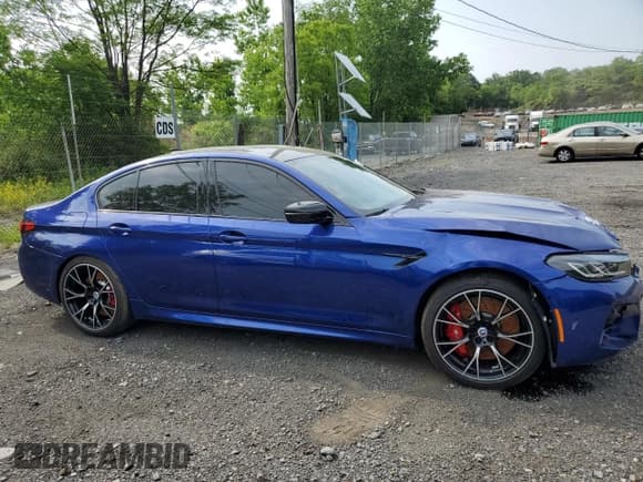 ✅ 2022 BMW M5 • VIN: WBS83CH03NCK43106 • Лот: 60097435. Опубликован ранее на Copart с пробегом 189 миль. Бесплатный доступ к архиву аукционных продаж из США и подробный отчёт об истории автомобиля на DreamBid. Изображение 4.