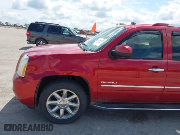 ✅ 2014 GMC Yukon XL Denali • VIN: 1GKS2MEFXER106812 • Лот: 42924430. Опубликован ранее на IAAI с пробегом 191 979 миль. Бесплатный доступ к архиву аукционных продаж из США и подробный отчёт об истории автомобиля на DreamBid. Изображение 18.