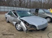 ✅ 2001 Cadillac DeVille • VIN: 1G6KD54Y51U199019 • Lot: 41528019. Wystawiony na IAAI z przebiegiem Nie podano. Bezpłatny archiwum sprzedaży aukcyjnych z USA i szczegółowy raport historii pojazdu na DreamBid. Zdjęcie 6.