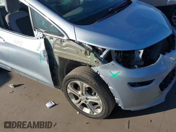 ✅ 2017 Chevrolet Bolt EV LT • VIN: 1G1FW6S04H4180525 • Lot: 41765456. Wystawiony na IAAI z przebiegiem 48 555 mil. Bezpłatny archiwum sprzedaży aukcyjnych z USA i szczegółowy raport historii pojazdu na DreamBid. Zdjęcie 6.