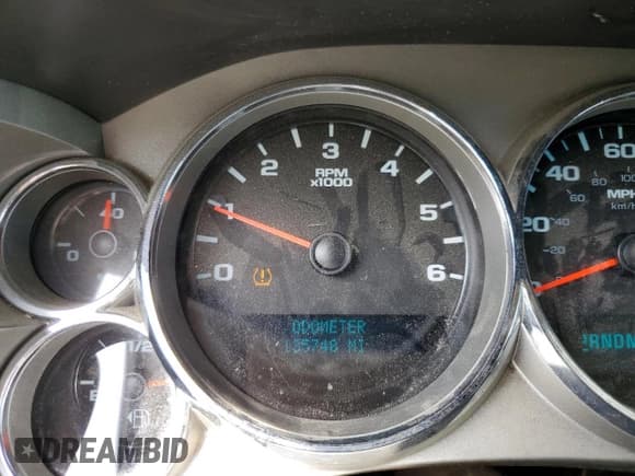 ✅ 2008 Chevrolet Silverado 2500HD 1LT • VIN: 1GCHK29KX8E175321 • Lot: 56190415. Wystawiony na Copart z przebiegiem 135 748 mil. Bezpłatny archiwum sprzedaży aukcyjnych z USA i szczegółowy raport historii pojazdu na DreamBid. Zdjęcie 9.