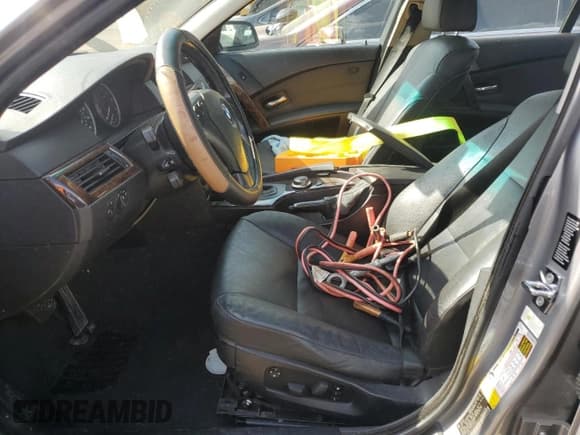 ✅ 2007 BMW 5 Series 525i • VIN: WBANE53597CW61219 • Лот: 69944905. Опубликован ранее на Copart с пробегом 284 759 миль. Бесплатный доступ к архиву аукционных продаж из США и подробный отчёт об истории автомобиля на DreamBid. Изображение 7.