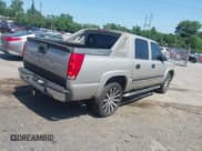 ✅ 2005 Chevrolet Avalanche LS • VIN: 3GNEC12Z05G254512 • Lot: 42584852. Listed on IAAI with 100,907 mi. Free auction sales archive from the USA and detailed vehicle history report at DreamBid. Image 4.