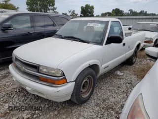 ✅ 2000 Chevrolet S-10 LS • VIN: 1GCCS14W9Y8207317 • Лот: 67710324. Опубликован ранее на Copart с пробегом 176 035 миль. Бесплатный доступ к архиву аукционных продаж из США и подробный отчёт об истории автомобиля на DreamBid. Изображение 1.