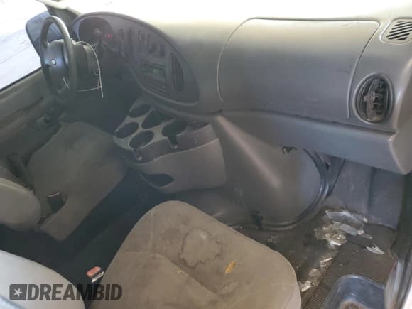 ✅ 2006 Ford Econoline Cargo • VIN: 1FTNE24W06HA75437 • Lot: 66526185. Wystawiony na Copart z przebiegiem 273 636 mil. Bezpłatny archiwum sprzedaży aukcyjnych z USA i szczegółowy raport historii pojazdu na DreamBid. Zdjęcie 8.