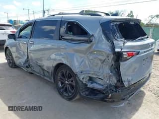 ✅ 2024 Toyota Sienna XSE • VIN: 5TDXRKEC4RS213434 • Lot: 43242278. Listed on IAAI with 33,323 mi. Free auction sales archive from the USA and detailed vehicle history report at DreamBid. Image 3.