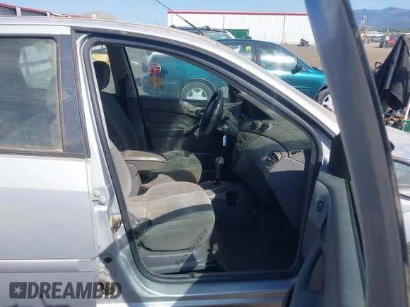 ✅ 2002 Ford Focus SE • VIN: 1FAFP34P42W212050 • Lot: 42152693. Listed on IAAI with 116,350 mi. Free auction sales archive from the USA and detailed vehicle history report at DreamBid. Image 5.