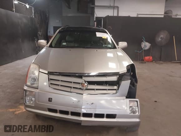 ✅ 2008 Cadillac SRX AWD • VIN: 1GYEE437780136042 • Lot: 42552302. Wystawiony na IAAI z przebiegiem 121 023 mil. Bezpłatny archiwum sprzedaży aukcyjnych z USA i szczegółowy raport historii pojazdu na DreamBid. Zdjęcie 13.