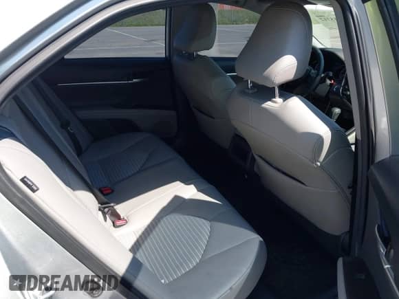 2021 Toyota Camry Hybrid SE z VIN 4T1G31AKXMU562641, wystawiony jako IAAI lot #42415712 z przebiegiem 71 085 mil mil oraz . Historia ofert i sprzedaży dostępna na DreamBid. Obrazek 8.