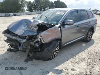 ✅ 2019 Mitsubishi Outlander ES • VIN: JA4AZ3A30KZ046196 • Лот: 81415455. Опубликован ранее на Copart с пробегом 124 690 миль. Бесплатный доступ к архиву аукционных продаж из США и подробный отчёт об истории автомобиля на DreamBid. Изображение 1.