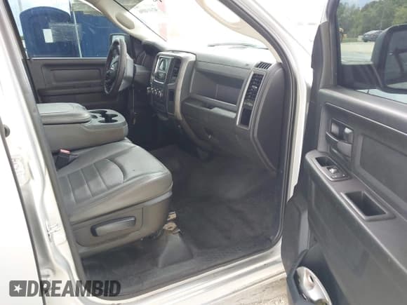 ✅ 2017 Ram 1500 Express • VIN: 1C6RR6FT6HS723666 • Lot: 42414096. Wystawiony na IAAI z przebiegiem 155 899 mil. Bezpłatny archiwum sprzedaży aukcyjnych z USA i szczegółowy raport historii pojazdu na DreamBid. Zdjęcie 5.