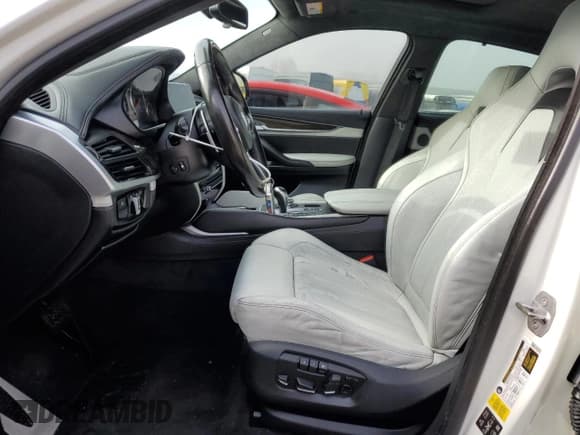 ✅ 2015 BMW X6 M • VIN: 5YMKW8C53F0R42928 • Лот: 85810904. Опубликован ранее на Copart с пробегом 86 120 миль. Бесплатный доступ к архиву аукционных продаж из США и подробный отчёт об истории автомобиля на DreamBid. Изображение 7.