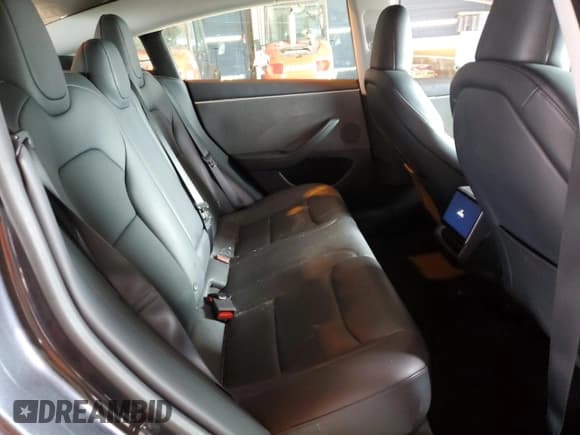 ✅ 2024 Tesla Model 3 • VIN: 5YJ3E1EA7RF785752 • Lot: 87461925. Wystawiony na Copart z przebiegiem 18 662 mil. Bezpłatny archiwum sprzedaży aukcyjnych z USA i szczegółowy raport historii pojazdu na DreamBid. Zdjęcie 10.