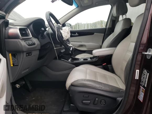 ✅ 2016 Kia Sorento SXL • VIN: 5XYPKDA52GG004484 • Lot: 86540835. Wystawiony na Copart z przebiegiem 128 611 mil. Bezpłatny archiwum sprzedaży aukcyjnych z USA i szczegółowy raport historii pojazdu na DreamBid. Zdjęcie 7.