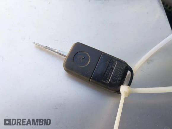 ✅ 2001 Mercedes-Benz SLK 230/320 • VIN: WDBKK65F11F195607 • Лот: 42773235. Опубликован ранее на IAAI с пробегом 176 587 миль. Бесплатный доступ к архиву аукционных продаж из США и подробный отчёт об истории автомобиля на DreamBid. Изображение 11.