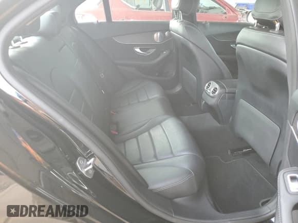 ✅ 2019 Mercedes-Benz C 300 • VIN: 55SWF8DB4KU307158 • Lot: 92496355. Listed on Copart with 56,351 mi. Free auction sales archive from the USA and detailed vehicle history report at DreamBid. Image 10.