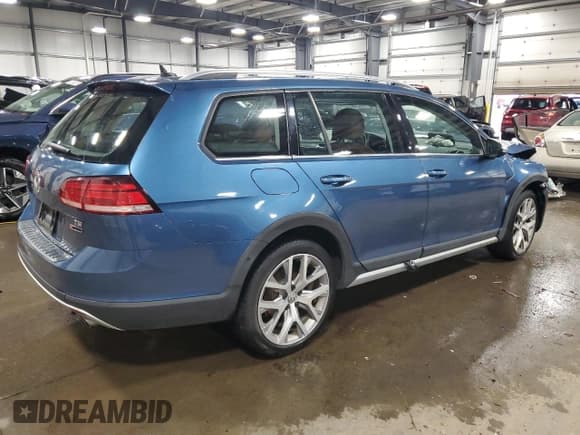 ✅ 2018 Volkswagen Golf S • VIN: 3VWH17AU2JM768858 • Lot: 69208395. Listed on Copart with 49,819 mi. Free auction sales archive from the USA and detailed vehicle history report at DreamBid. Image 3.