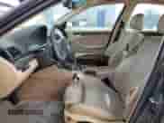 2003 BMW 3 Series 325i z VIN WBAEV334X3KR25656, wystawiony jako Copart lot #87478855 z przebiegiem 262 935 mil mil oraz Czysty tytuł • Clean title. Historia ofert i sprzedaży dostępna na DreamBid. Obrazek 7.