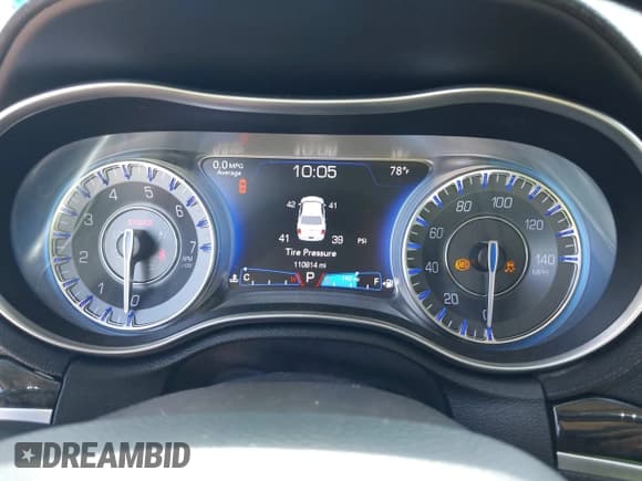 ✅ 2015 Chrysler 300 C • VIN: 2C3CCAEG8FH755728 • Lot: 42167277. Listed on IAAI with 110,814 mi. Free auction sales archive from the USA and detailed vehicle history report at DreamBid. Image 7.