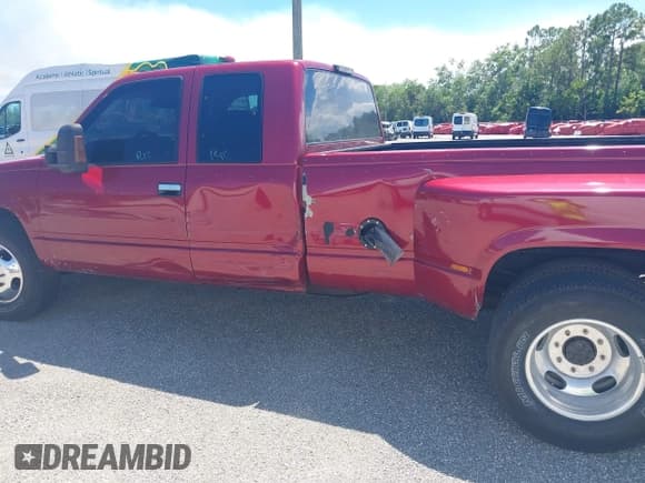 ✅ 1996 Chevrolet Silverado 3500 • VIN: 1GBHC39F0TE239062 • Lot: 42996155. Listed on IAAI with 75,989 mi. Free auction sales archive from the USA and detailed vehicle history report at DreamBid. Image 6.