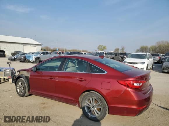 2015 Hyundai Sonata SE z VIN 5NPE24AF5FH006642, wystawiony jako Copart lot #59876025 z przebiegiem 157 044 mil mil oraz Nie do naprawy • Non repairable. Historia ofert i sprzedaży dostępna na DreamBid. Obrazek 2.