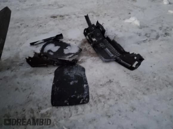 ✅ 2004 Chevrolet Colorado LS Z85 • VIN: 1GCCS146048157191 • Лот: 88634285. Опубликован ранее на Copart с пробегом 170 268 миль. Бесплатный доступ к архиву аукционных продаж из США и подробный отчёт об истории автомобиля на DreamBid. Изображение 14.