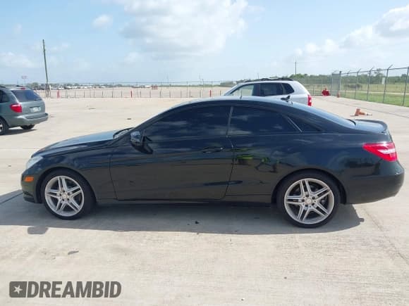 ✅ 2013 Mercedes-Benz E 350 • VIN: WDDKJ5KB3DF193559 • Lot: 42543319. Listed on IAAI with 113,184 mi. Free auction sales archive from the USA and detailed vehicle history report at DreamBid. Image 14.