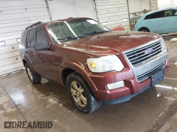 ✅ 2010 Ford Explorer XLT • VIN: 1FMEU7D89AUB13941 • Lot: 41651307. Wystawiony na IAAI z przebiegiem 201 322 mil. Bezpłatny archiwum sprzedaży aukcyjnych z USA i szczegółowy raport historii pojazdu na DreamBid. Zdjęcie 1.