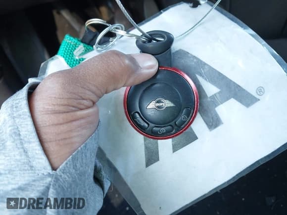 ✅ 2010 MINI Hardtop • VIN: WMWMF3C50ATZ28252 • Lot: 43392907. Listed on IAAI with 113,883 mi. Free auction sales archive from the USA and detailed vehicle history report at DreamBid. Image 11.