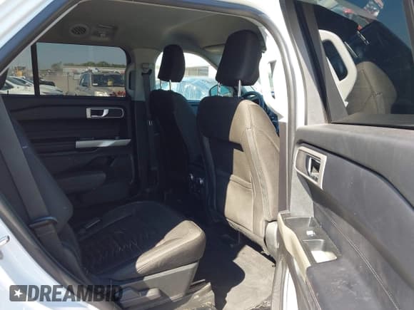 ✅ 2021 Ford Explorer XLT • VIN: 1FMSK7DH6MGB39876 • Lot: 43431233. Wystawiony na IAAI z przebiegiem 77 560 mil. Bezpłatny archiwum sprzedaży aukcyjnych z USA i szczegółowy raport historii pojazdu na DreamBid. Zdjęcie 8.