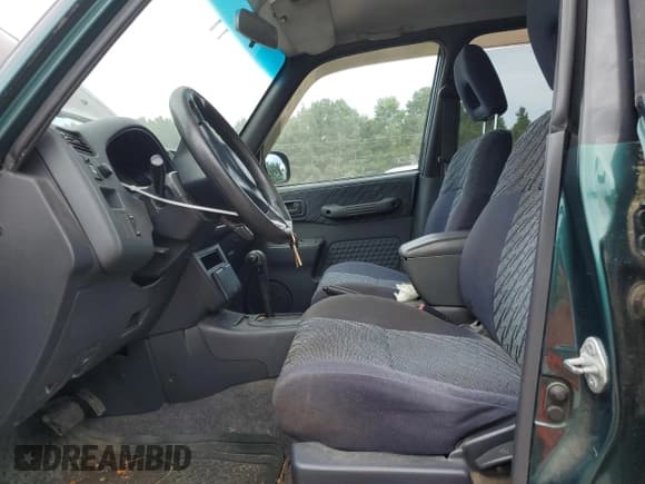 ✅ 1998 Toyota RAV4 • VIN: JT3HP10VXW7081514 • Lot: 69084205. Listed on Copart with 307,330 mi. Free auction sales archive from the USA and detailed vehicle history report at DreamBid. Image 7.