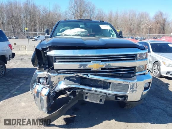 ✅ 2015 Chevrolet Silverado 2500HD LT • VIN: 1GC1KVEG9FF608249 • Lot: 41764810. Wystawiony na IAAI z przebiegiem 102 047 mil. Bezpłatny archiwum sprzedaży aukcyjnych z USA i szczegółowy raport historii pojazdu na DreamBid. Zdjęcie 12.