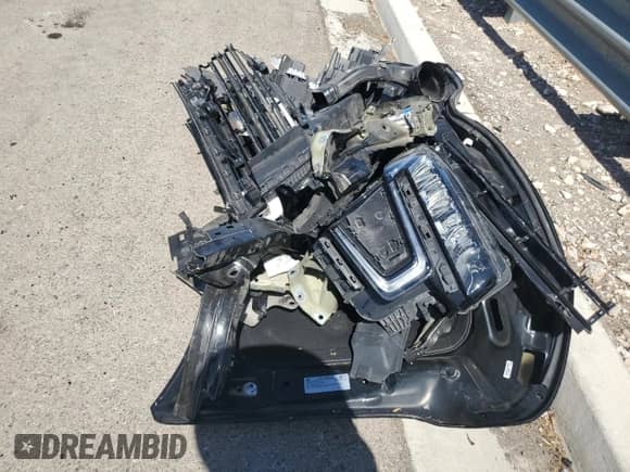 2024 Chevrolet Suburban LT z VIN 1GNSCCKD0RR394388, wystawiony jako Copart lot #65982895 z przebiegiem 21 810 mil mil oraz Szkoda całkowita • Salvage title. Historia ofert i sprzedaży dostępna na DreamBid. Obrazek 13.