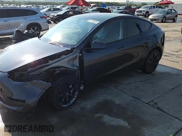 ✅ 2025 Tesla Model Y Long Range • VIN: 7SAYGDED8SA338056 • Лот: 67119205. Опубликован ранее на Copart с пробегом 9 715 миль. Бесплатный доступ к архиву аукционных продаж из США и подробный отчёт об истории автомобиля на DreamBid. Изображение 15.