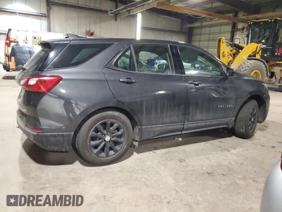 ✅ 2018 Chevrolet Equinox LS • VIN: 2GNAXREV4J6197117 • Lot: 85804864. Wystawiony na Copart z przebiegiem 55 865 mil. Bezpłatny archiwum sprzedaży aukcyjnych z USA i szczegółowy raport historii pojazdu na DreamBid. Zdjęcie 3.