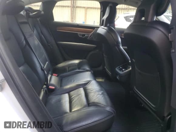 ✅ 2017 Volvo S90 Inscription • VIN: YV1A22MLXH1017077 • Лот: 90575525. Опубликован ранее на Copart с пробегом Не указан. Бесплатный доступ к архиву аукционных продаж из США и подробный отчёт об истории автомобиля на DreamBid. Изображение 10.