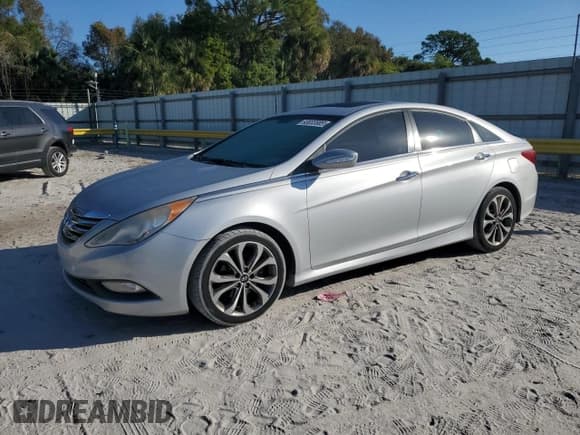 ✅ 2014 Hyundai Sonata SE • VIN: 5NPEC4AC0EH922842 • Лот: 93033585. Опубликован ранее на Copart с пробегом 105 419 миль. Бесплатный доступ к архиву аукционных продаж из США и подробный отчёт об истории автомобиля на DreamBid. Изображение 1.