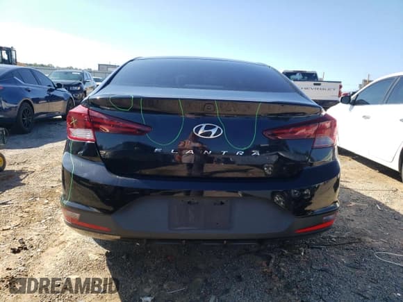 ✅ 2019 Hyundai Elantra SE • VIN: 5NPD74LF2KH475160 • Lot: 71840075. Listed on Copart with 118,091 mi. Free auction sales archive from the USA and detailed vehicle history report at DreamBid. Image 6.