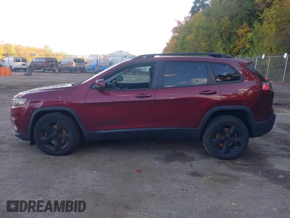 ✅ 2019 Jeep Cherokee Latitude Plus • VIN: 1C4PJMLB5KD378908 • Лот: 43494605. Опубликован ранее на IAAI с пробегом 97 357 миль. Бесплатный доступ к архиву аукционных продаж из США и подробный отчёт об истории автомобиля на DreamBid. Изображение 14.