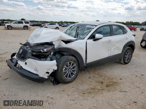 ✅ 2021 Mazda CX-30 S • VIN: 3MVDMAAL4MM272699 • Лот: 81346995. Опубликован ранее на Copart с пробегом Не указан. Бесплатный доступ к архиву аукционных продаж из США и подробный отчёт об истории автомобиля на DreamBid. Изображение 1.