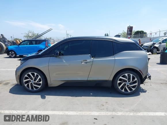 ✅ 2016 BMW i3 • VIN: WBY1Z4C54GV506225 • Lot: 42492499. Listed on IAAI with 44,237 mi. Free auction sales archive from the USA and detailed vehicle history report at DreamBid. Image 15.