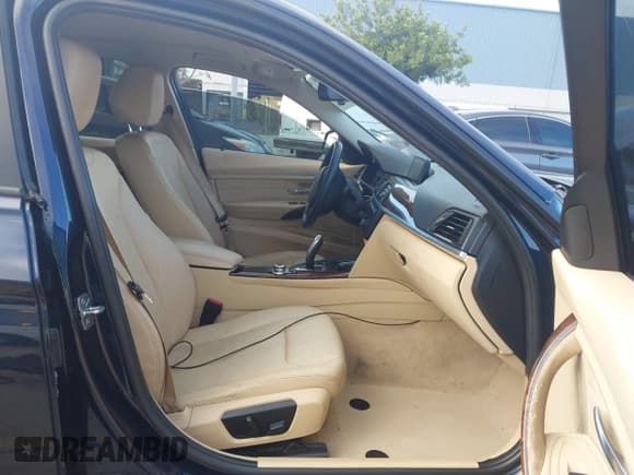 ✅ 2013 BMW 3 Series 328i • VIN: WBA3C1C52DK103929 • Lot: 43780840. Wystawiony na IAAI z przebiegiem 120 447 mil. Bezpłatny archiwum sprzedaży aukcyjnych z USA i szczegółowy raport historii pojazdu na DreamBid. Zdjęcie 5.