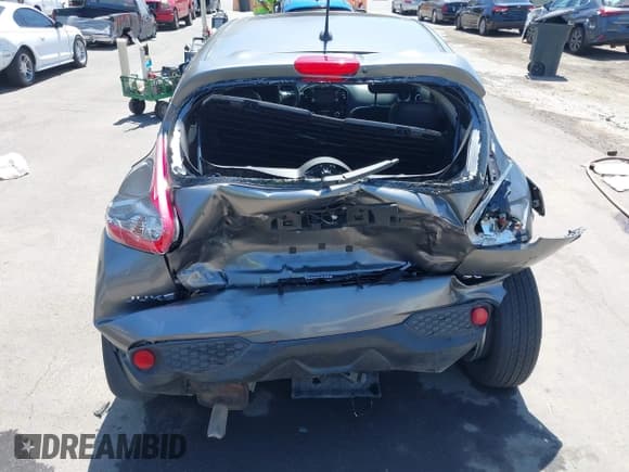 ✅ 2016 Nissan Juke S • VIN: JN8AF5MR9GT601400 • Lot: 42260295. Wystawiony na IAAI z przebiegiem 218 434 mil. Bezpłatny archiwum sprzedaży aukcyjnych z USA i szczegółowy raport historii pojazdu na DreamBid. Zdjęcie 16.