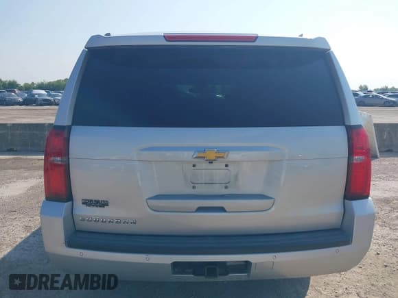 ✅ 2015 Chevrolet Suburban LT • VIN: 1GNSCJKC9FR271308 • Lot: 42896617. Wystawiony na IAAI z przebiegiem 202 547 mil. Bezpłatny archiwum sprzedaży aukcyjnych z USA i szczegółowy raport historii pojazdu na DreamBid. Zdjęcie 16.