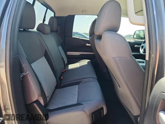 ✅ 2017 Toyota Tundra SR • VIN: 5TFRM5F19HX111254 • Lot: 63929145. Wystawiony na Copart z przebiegiem 30 677 mil. Bezpłatny archiwum sprzedaży aukcyjnych z USA i szczegółowy raport historii pojazdu na DreamBid. Zdjęcie 10.