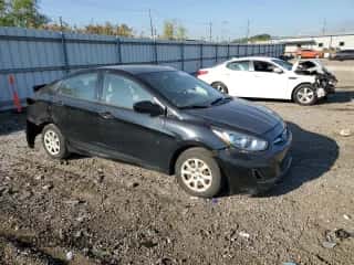 2013 Hyundai Accent GLS z VIN KMHCT4AE1DU494532, wystawiony jako Copart lot #84548295 z przebiegiem 147 743 mil mil oraz Szkoda całkowita • Salvage title. Historia ofert i sprzedaży dostępna na DreamBid. Obrazek 4.
