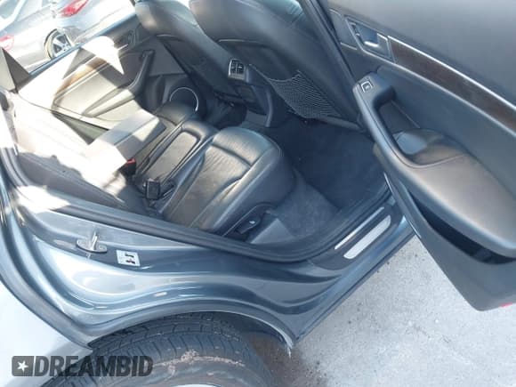 ✅ 2016 Audi Q5 Premium Plus • VIN: WA1L2AFP4GA129102 • Lot: 43687376. Wystawiony na IAAI z przebiegiem 177 736 mil. Bezpłatny archiwum sprzedaży aukcyjnych z USA i szczegółowy raport historii pojazdu na DreamBid. Zdjęcie 8.