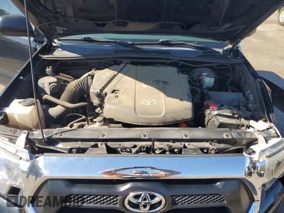 ✅ 2013 Toyota Tacoma PreRunner • VIN: 3TMJU4GN8DM140835 • Lot: 92423635. Listed on Copart with 198,471 mi. Free auction sales archive from the USA and detailed vehicle history report at DreamBid. Image 11.