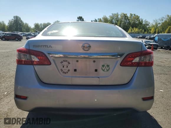 ✅ 2015 Nissan Sentra S • VIN: 3N1AB7AP7FY293657 • Lot: 81857445. Wystawiony na Copart z przebiegiem Nie podano. Bezpłatny archiwum sprzedaży aukcyjnych z USA i szczegółowy raport historii pojazdu na DreamBid. Zdjęcie 6.