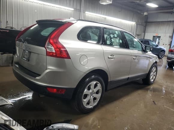 ✅ 2013 Volvo XC60 3.2L • VIN: YV4952DL8D2443321 • Lot: 93347365. Listed on Copart with 78,550 mi. Free auction sales archive from the USA and detailed vehicle history report at DreamBid. Image 3.